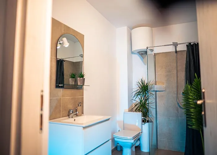 Modern Space Semineu Pat Rotund